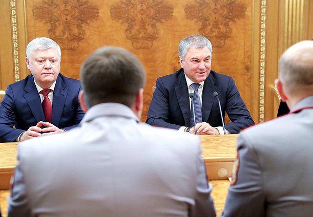 Председатель Государственной Думы Вячеслав Володин и Председатель Комитета по безопасности и противодействию коррупции Василий Пискарев