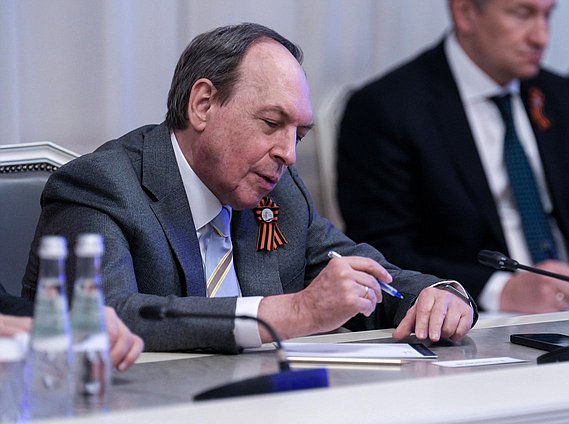 Первый заместитель Председателя Комитета по международным делам Вячеслав Никонов
