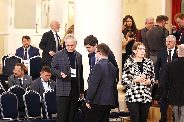 Межфракционная конференция «Приоритеты социально-экономического развития России». Пленарное заседание