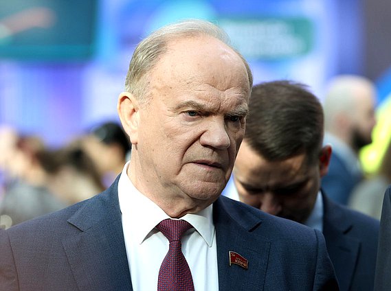 Руководитель фракции КПРФ Геннадий Зюганов