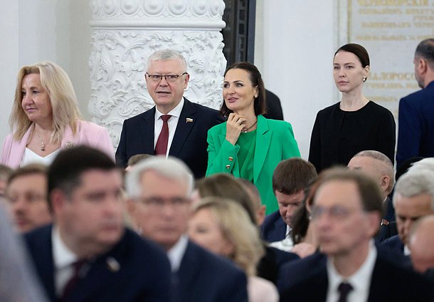 Председатель Комитета по безопасности и противодействию коррупции Василий Пискарев, Первый заместитель Председателя Комитета по защите семьи, вопросам отцовства, материнства и детства Татьяна Буцкая и Первый заместитель Председателя Комитета по просвещению Алена Аршинова