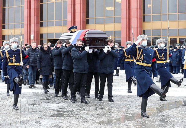 Церемония прощания с депутатом Государственной Думы, героем Советского Союза, генерал-полковником Николаем Антошкиным