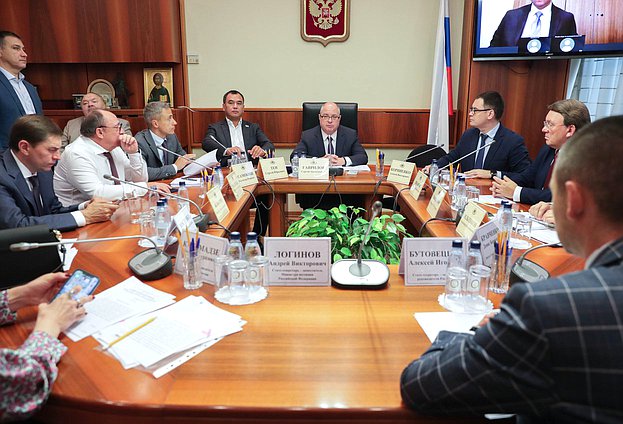 Заседание Комитета по вопросам собственности, земельным и имущественным отношениям