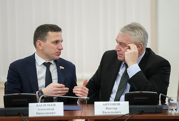 Член Комитета по транспорту и строительству Александр Васильев