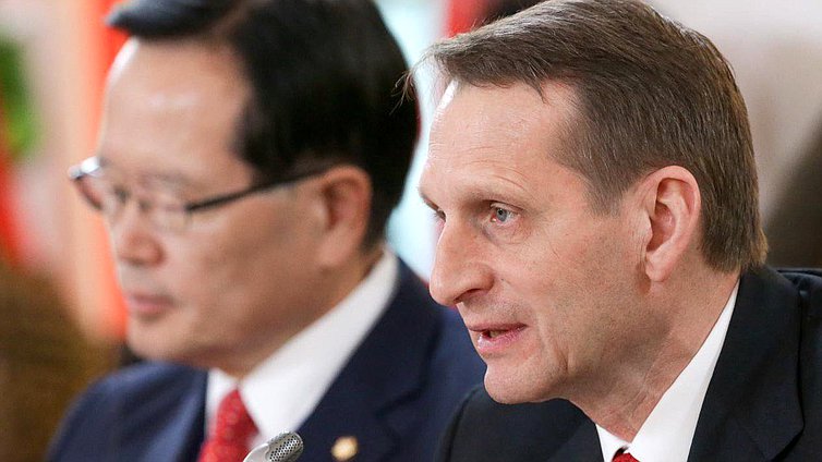 Первое совещание спикеров парламентов стран Евразии по теме

«Межпарламентское сотрудничество в интересах совместного благополучия стран Евразийского региона в 21 веке».


