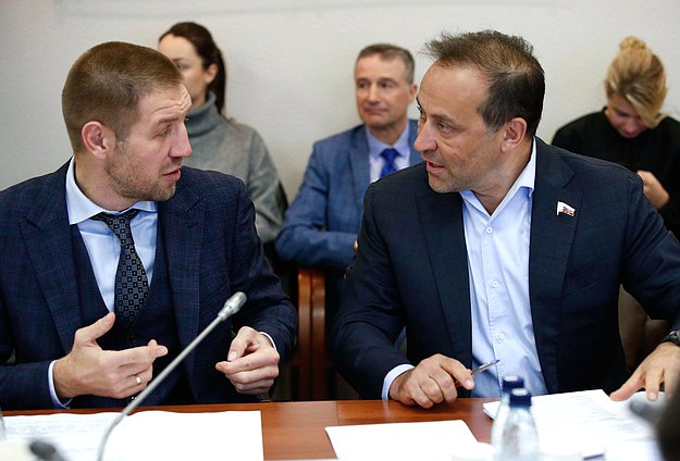 Председатель Комитета по физической культуре и спорту Дмитрий Свищев и Первый заместитель Председателя Комитета Дмитрий Пирог