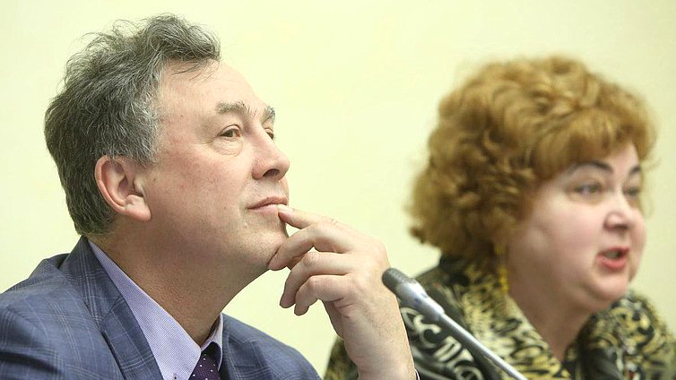 Круглый стол Комитета Государственной Думы по образованию на тему «Состояние, проблемы и перспективы расширения обучения иностраннных граждан в вузах России». 

