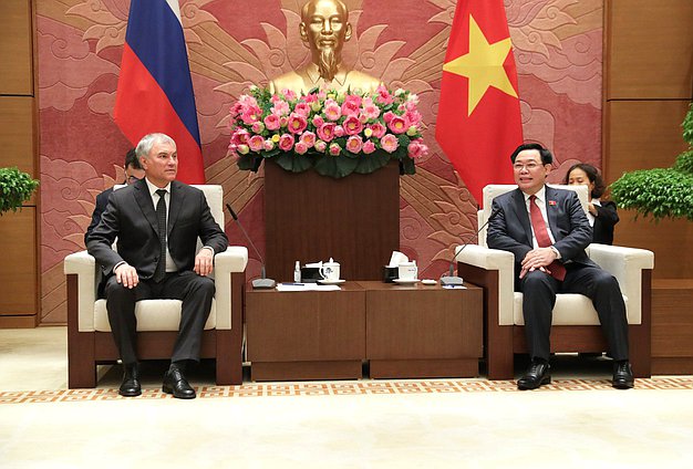 Jefe de la Duma Estatal Vyacheslav Volodin y Presidente de la Asamblea Nacional de la República Socialista de Vietnam Vuong Dinh Hue