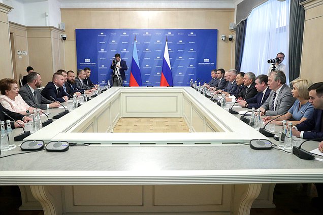 Meeting of Chairman of the State Duma Vyacheslav Volodin and Chairman of the LPR People's Council Denis Miroshnichenko