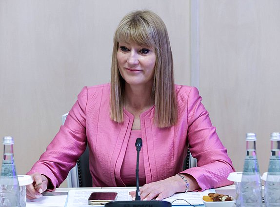 First Deputy Chairwoman of the Committee on International Affairs Svetlana Zhurova