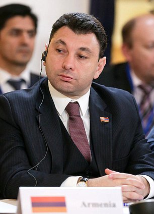 Первое совещание спикеров парламентов стран Евразии по теме

«Межпарламентское сотрудничество в интересах совместного благополучия стран Евразийского региона в 21 веке».

