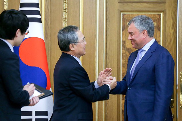 Chairman of the State Duma Viacheslav Volodin and Extraordinary and Plenipotentiary Ambassador of the Republic of Korea to Russia Woo Yoon-keun