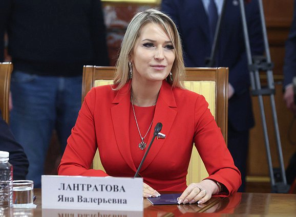 Председатель Комитета по развитию гражданского общества, вопросам общественных и религиозных объединений Яна Лантратова