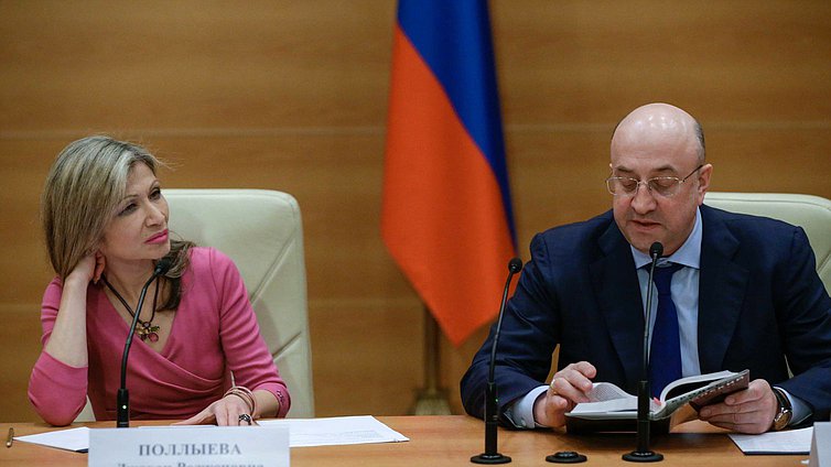 Лекция в рамках цикла лекций "Литература из первых уст", приуроченных к Году литературы. Лектор- Руководитель Аппарата Государственной Думы Д.Р. Поллыева.