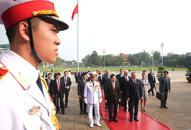 Wreath-laying ceremony at the Ho Chi Minh Mausoleum in Hanoi