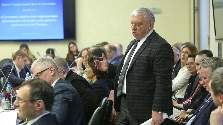 Круглый стол Комитета Государственной Думы по образованию на тему «Состояние, проблемы и перспективы расширения обучения иностраннных граждан в вузах России». 

