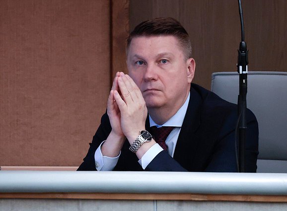 Полномочный представитель Правительства РФ в Государственной Думе Александр Синенко
