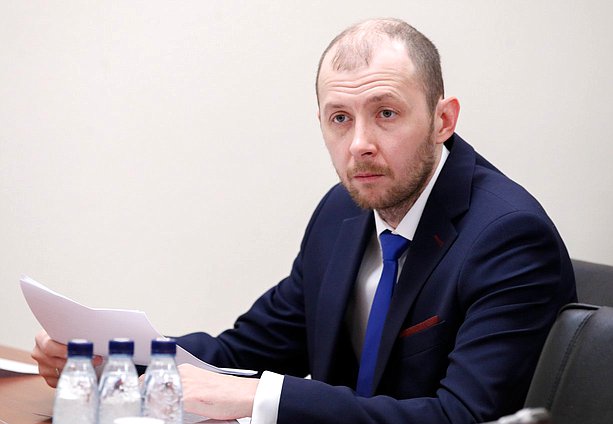 Круглый стол Комитета по энергетике на тему «Формирование топливно-энергетических балансов России и регионов: проблемы и пути решения»