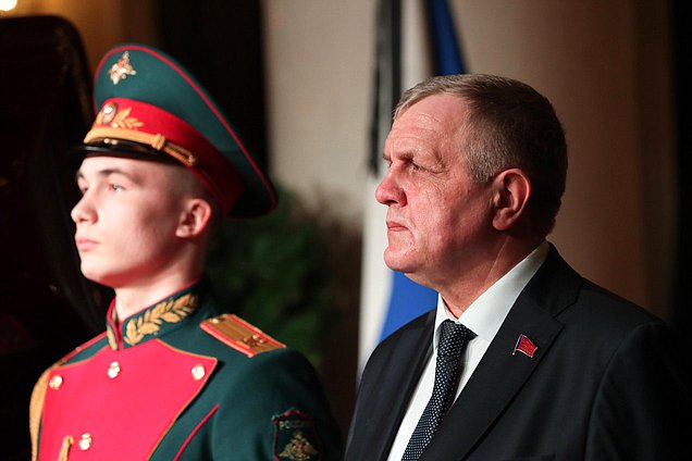 Первый заместитель Председателя Комитета по труду, социальной политике и делам ветеранов Николай Коломейцев