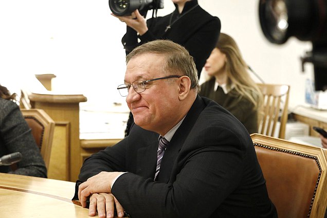 Расширенное заседание Экспертного совета при Комитете по международным делам на тему "Россия — ЕС: вероятность изменения политической ситуации"