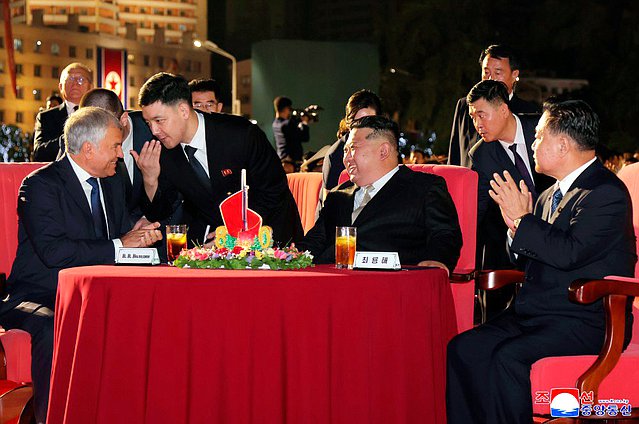 Chairman of the State Duma Vyacheslav Volodin and Chairman of State Affairs of the Democratic People’s Republic of Korea Kim Jong-un. Photo credit: KCNA