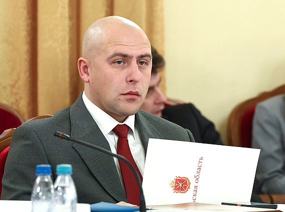 Член Комитета по охране здоровья Юрий Бровко
