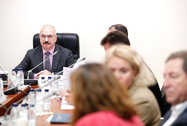 Председатель Комитета по науке и высшему образованию Сергей Кабышев