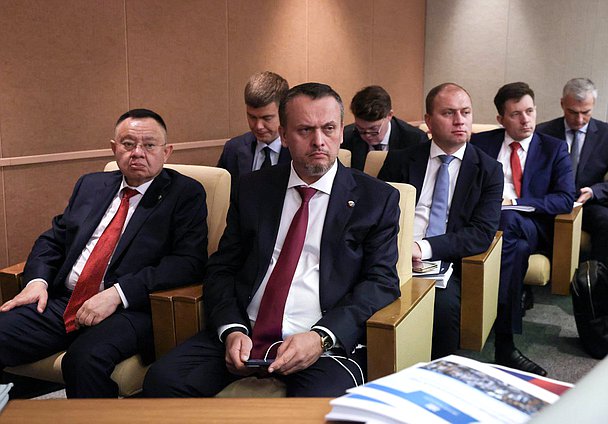 Министр строительства и ЖКХ РФ Ирек Файзуллин и Министр транспорта РФ Андрей Никитин