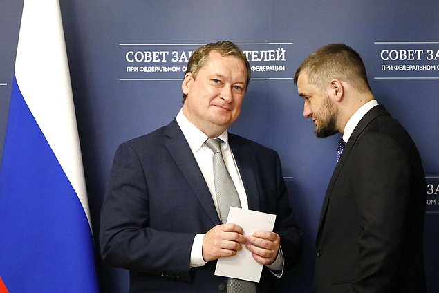 Заместитель Министра экономического развития РФ Святослав Сорокин и заместитель Министра по развитию Дальнего Востока и Арктики Виталий Алтабаев