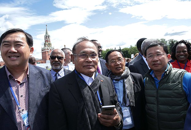 Excursion in the Grand Kremlin Palace for participants of the Second International Forum ”Development of Parliamentarism“