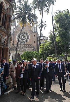 Chairman of the State Duma Vyacheslav Volodin visited the University of Mumbai