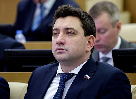 Член фракции "Единая Россия" Валерий Горюханов