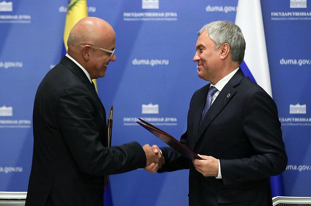 El Jefe de la Duma Estatal, Vyacheslav Volodin, y el Presidente de la Asamblea Nacional de la República Bolivariana de Venezuela, Jorge Jesús Rodríguez Gómez