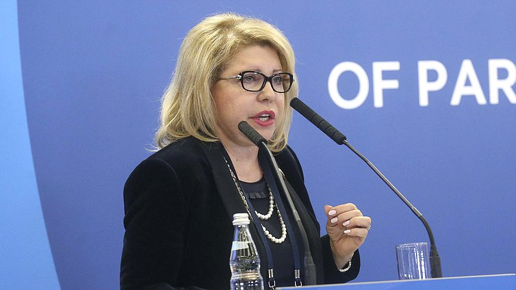 Член Комитета по международным делам Елена Панина