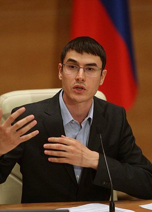 В рамках цикла лекций "Литература из первых уст", состоялась лекция Сергея Шаргунова, писателя, главного редактора сайта "Свободная пресса".
