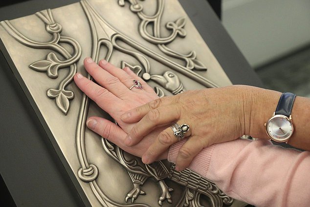 Открытие выставки, приуроченной к Международному дню инвалидов