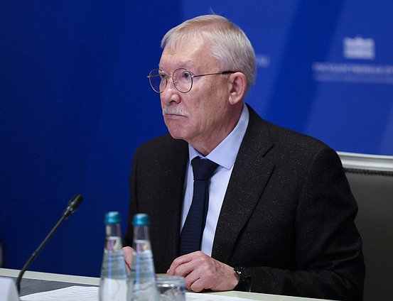 Председатель Комитета по контролю Олег Морозов