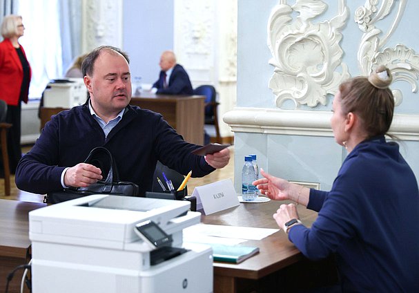 Артем Молчанов ("Единая Россия")
