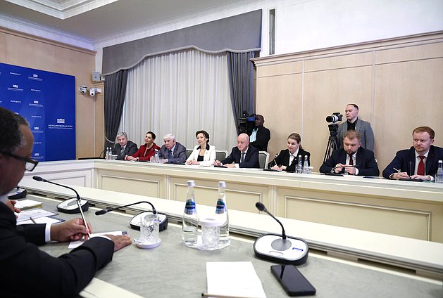 Встреча заместителя Председателя Государственной Думы Александра Бабакова с Председателем Ассамблеи Республики Мозамбик Маргаридой Адамужи Талапой