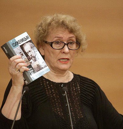 Лекция Людмилы Сараскиной о писателе Александре Солженицыне.