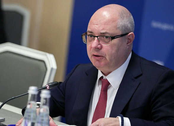 Председатель Комитета по вопросам собственности, земельным и имущественным отношениям Сергей Гаврилов