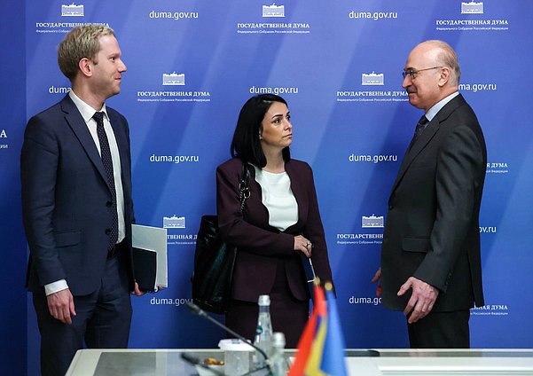 Chairman of the Committee on Science and Higher Education Sergey Kabyshev (right)