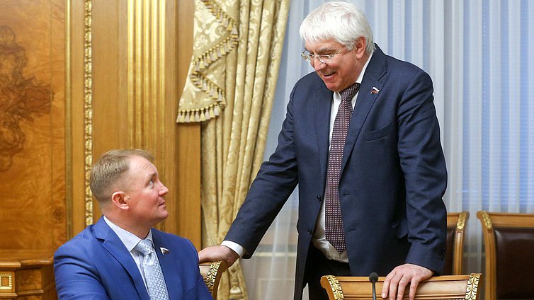 First Deputy Chairman of the Committee on Defence Aleksandr Sherin and Deputy Chairman of the Committee on International Affairs Aleksei Chepa