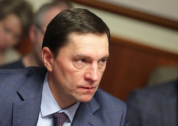 Член Комитета по вопросам собственности, земельным и имущественным отношениям Виктор Игнатов