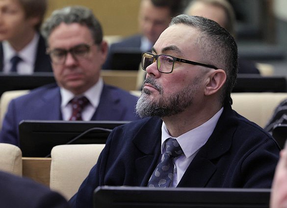 Парламентские слушания на тему «О развитии отраслей легкой промышленности в РФ»