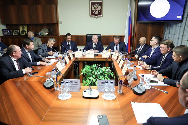 Заседание Комитета по вопросам собственности, земельным и имущественным отношениям