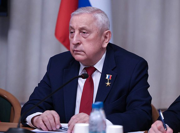 Председатель Комитета по развитию Дальнего Востока и Арктики Николай Харитонов