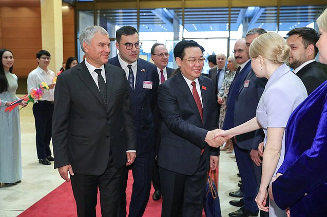 Jefe de la Duma Estatal Vyacheslav Volodin y Presidente de la Asamblea Nacional de la República Socialista de Vietnam Vuong Dinh Hue