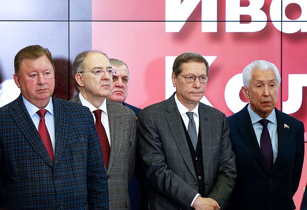 Председатель Комитета по аграрным вопросам Владимир Кашин, Первый заместитель Председателя Государственной Думы Александр Жуков и руководитель фракции "Единая Россия" Владимир Васильев