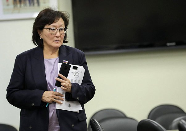 Заместитель Председателя Комитета по государственному строительству и законодательству Сардана Авксентьева